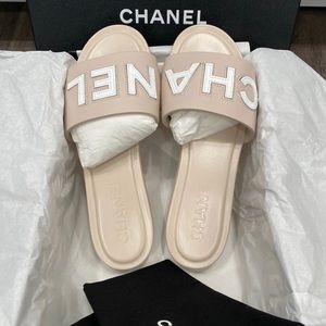 CHANEL CHA NEL LOGO BEIGE LEATHER FLAT SHOES SLIDES MULES